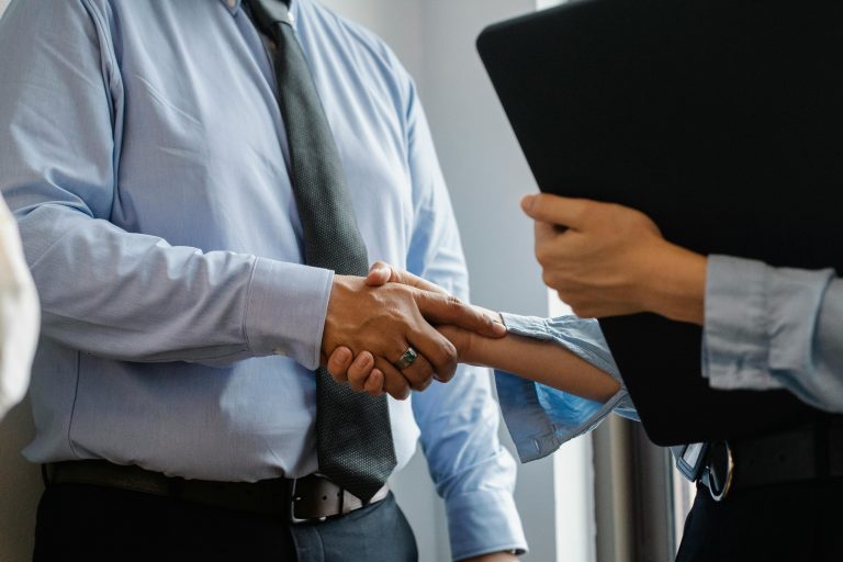 Comment fidéliser ses clients en tant qu’avocat : 6 stratégies éprouvées pour développer vos relations client